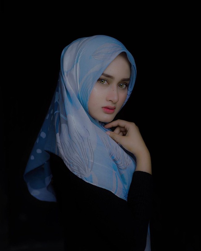 Setelah pacarnya selingkuh darinya karena melihatnya seperti mama-mama, Tary yang down kembali termotivasi untuk diet penurunan berat badan. Kali ini dia mencoba diet karbo dan mengonsumsi ramuan herbal. Dia juga berolahraga. Aku setiap sore lari-lari di lapangan dan stadion. Setiap harinya aku lakuin gitu, ujarnya. Foto: Instagram @tarysyhntya