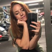 Tris Marie beberapa waktu lalu membuat video untuk mengungkap usia aslinya. Dalam video yang diposting di akun @therealtrismarie tersebut, ia menulis bahwa saat SMA, ia terlihat seperti anak kecil. Foto: Instagram @tris.marie