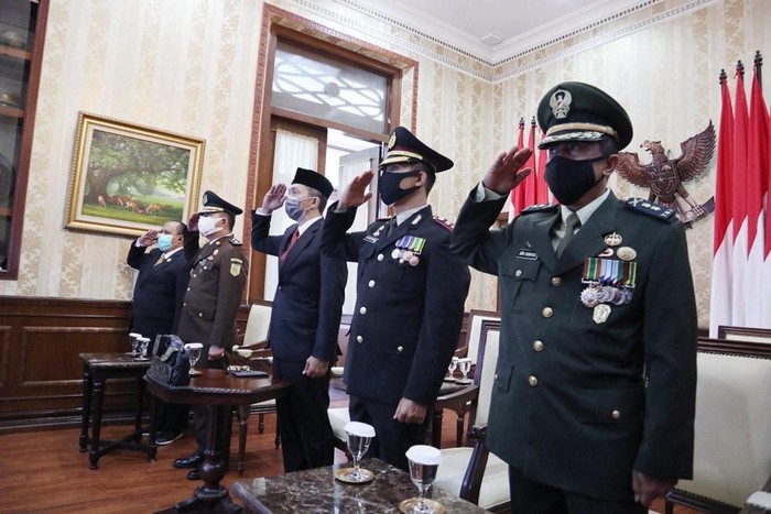 Pemerintah Kota (Pemkot) Bogor menggelar Upacara Peringatan Hari Kesaktian Pancasila tahun 2020 secara virtual di Paseban Punta, Balai Kota Bogor, (2/10/2020).
