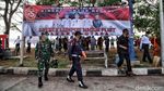 TNI AL Gerebek Sampah dan Lumpur di Waduk Pluit