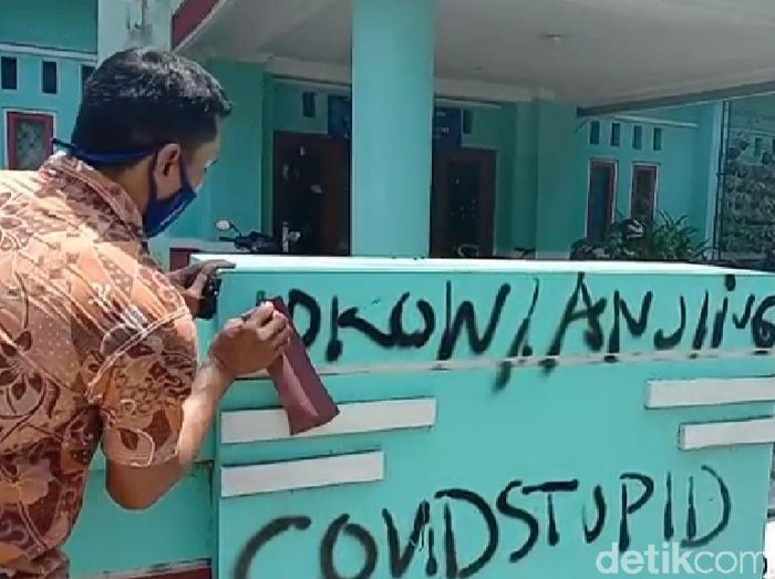 Aksi vandalisme hina Jokowi dan Susi di Pangandaran