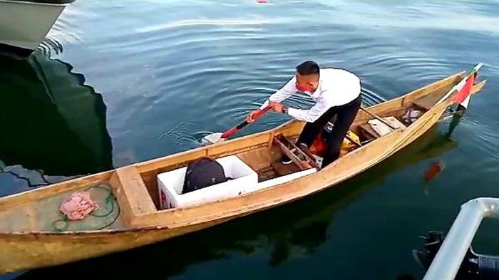 Anak nelayan di Maros gunakan perahu tradisional untuk berangkat tes prajurit TNI AL