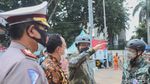 Momen Anies Tinjau Fasilitas Publik Sambil Gowes