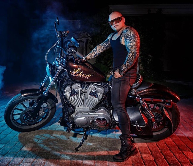 Sebelum menjadi atlet angkat besi, Anna pernah mempelajari seni bela diri, seperti Sambo dan Taekwondo. Setelah dua tahun mempelajari olahraga tersebut, Anna lalu mulai tertarik dengan binaraga. Namun pada tahun 2006 dirinya mengalami cedera tulang sehingga dia tidak bisa banyak bergerak selama 3 bula. Semenjak itu dirinya lalu memutuskan untuk melakukan olahraga angkat beban. Foto: Facebook/Anna Turaeva