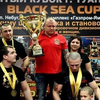 Penampilan maskulin Anna didapatkan setelah dirinya mengikuti pelatihan binaraga dan angkat beban selama bertahun-tahun. Walaupun demikian, Anna tetap selalu menganggap dirinya 100% wanita. Foto: Facebook/Anna Turaeva