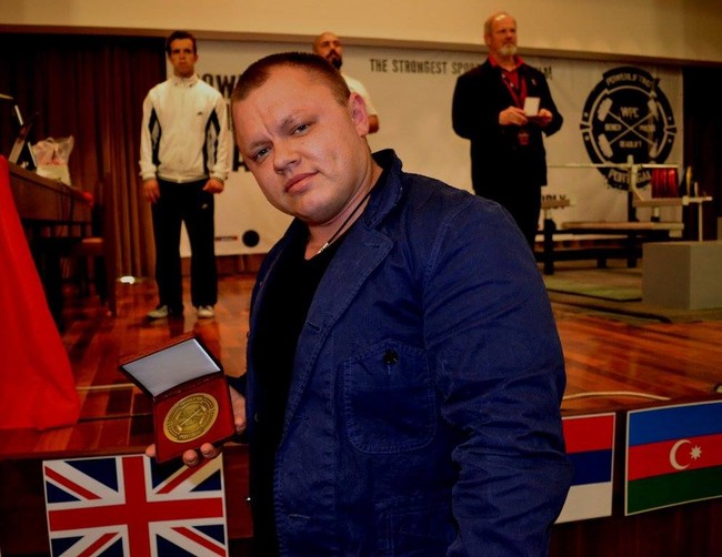 Tak disangka Anna tumbuh menjadi sosol yang tangguh dan ambisius. Saat ini dirinya bahkan telah memenangkan 6 kali juara dunia angkat besi dan 8 juara angkat besi Eropa. Foto: Facebook/Anna Turaeva