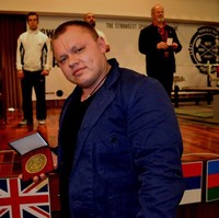 Tak disangka Anna tumbuh menjadi sosol yang tangguh dan ambisius. Saat ini dirinya bahkan telah memenangkan 6 kali juara dunia angkat besi dan 8 juara angkat besi Eropa. Foto: Facebook/Anna Turaeva