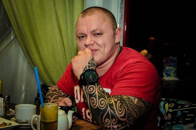 Wanita Rusia yang merupakan atlet angkat besi ini memang memiliki penampilan yang berbeda dengan wanita-wanita pada umumnya. Karena penampilannya, wanita yang bernama Anna Turaeva itu seringkali dikira seorang pria. Foto: Facebook/Anna Turaeva