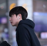 Belakangan cukup banyak atlet es skating yang jadi perhatian. Selain karena kemampuannya, Kim Dagyeom semakin menarik atensi para wanita karena wajahnya setampan para idol. Atlet nasional kelahiran 1997 itu pun cukup sering berinteraksi dengan para fans melalui akun Instagram. Foto: Instagram