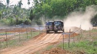 Bajaj-bajaj ini akan menempuh jarak sejauh 138 km dari Kaluaggala ke Dambulla. Kedengarannya jaraknya memang relatif pendek, tapi jika anda melihat rutenya jarak itu merupakan jarak yang panjang apalagi untuk kendaraan seperti Bajaj. Foto: Youtube: Vimarshanath Motagedara