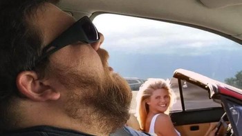 Tak disangka postingan menjadi viral, banyak netizen dari berbagai negara mengirimkan foto hasil editannya. Kebanyakan foto editannya bikin ngakak. Foto: doc. Bored Panda