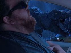 Kocaknya Netizen Edit Foto Pria Ini Pakai Photoshop