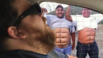 Pamer six pack. Foto: doc. Bored Panda