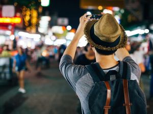 5 Tips Foto Malam Hari Pakai Kamera HP, Makin Gampang!