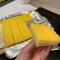 Kue lemon yang dipotong dengan ukuran sama persis. Sepertinya butuh penggaris untuk memotong kue jadi serapi ini. Foto: dok. Reddit via Bored Panda