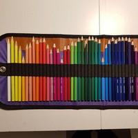 Susunan pensil warna ini membuat kagum. Pemiliknya menata pensil yang sudah pendek di tengah agar terlihat seperti sebuah grafik chart. Foto: dok. Reddit via Bored Panda