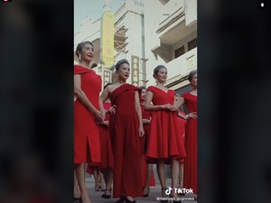 Viral Nenek-nenek Bergaya Stylish di Jalan, Ternyata Barisan Mantan Model