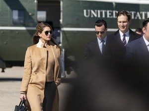 Pertemuan Donald Trump dan Hope Hicks Sebelum Positif Corona