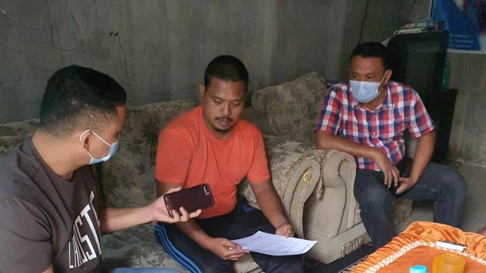 Ketua MUI di Tanjungbalai yang hina Maruf Amin Ketua MUI di Tanjungbalai yang hina Maruf Amin (pembuat kolase Maruf Amin-Kakek Sugiono)