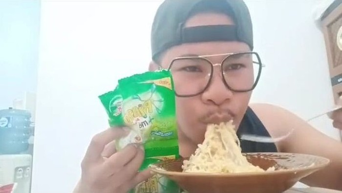 Ngeri! 5 Orang Ini Nekat Makan Sabun Mandi dan Minum Sampo