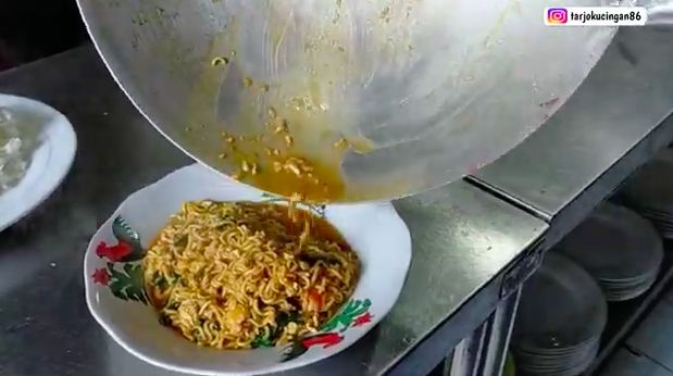 Mantan Preman Buka Warung Burjo, Omzet Rp 2 Juta Sehari!