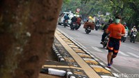 Selain itu juga terdapat beberapa quote yang mengingatkan warga agar gemar berjalan kaki.