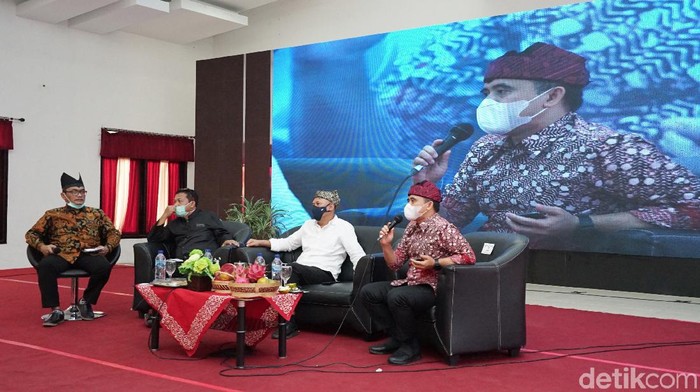 menko koperasi dan ukm
