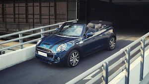 MINI Cabrio Sidewalk Edition Tampil Kece