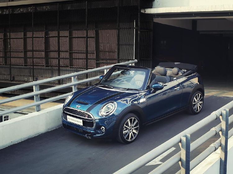 MINI Cabrio Sidewalk Edition Tampil Kece