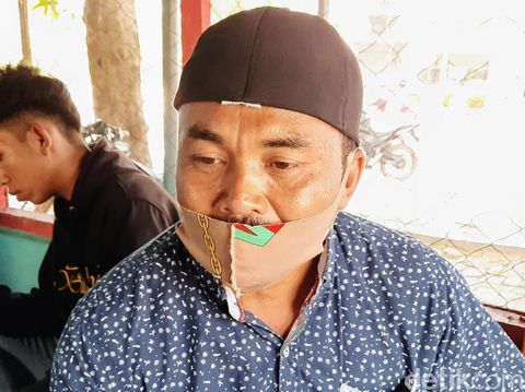Seorang pria di Bondowoso memiliki nama unik dan singkat. Hitam. Begitulah nama yang tertera di KTP-nya.