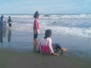 Pantai Kebumen Sepi Pengunjung Gegara Isu Tsunami 20 Meter