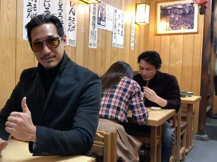 Gaya Kulineran Om Pemersatu Bangsa, Phillip Jusuf Saat Makan Steak