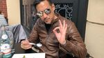 Gaya Kulineran Om Pemersatu Bangsa, Phillip Jusuf Saat Makan Steak