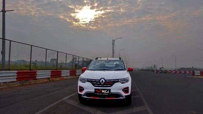 Renault Triber M.C.J