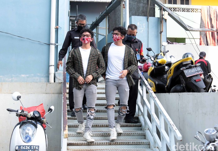 Rizky-Ridho DA Rizky-Ridho DA saat ditemui di kawasan Trans TV.