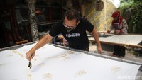 Mereka berharap dengan sepinya penjualan batik dimasa pandemi pemerintah dapat berinovasi dengan membeli batik dari mereka.