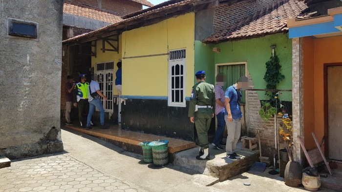 Salah satu rumah penyimpanan rokok ilegal di Jepara