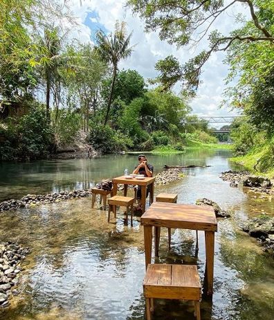 Di Yogyakarta Bisa Seru Makan di Pinggiran Sungai
