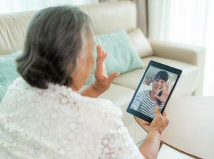 Pemerataan Akses Internet Bikin Dekat Anak Rantau dan Keluarga di Kampung