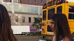 Suhana Khan, Putri Cantik Shah Rukh Khan Saat Ngemil Burger dan Kopi