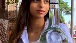 Suhana Khan, Putri Cantik Shah Rukh Khan Saat Ngemil Burger dan Kopi