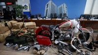 Foto: Agung Pambudhy/detikcom:  Tengok lagi Harley Davidson & Brompton selundupan yang membelit Ari Askhara mantan Dirut Garuda.
