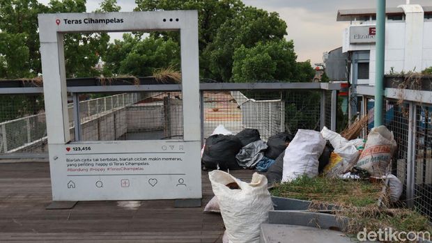 Teras Cihampelas di Bandung mangkrak