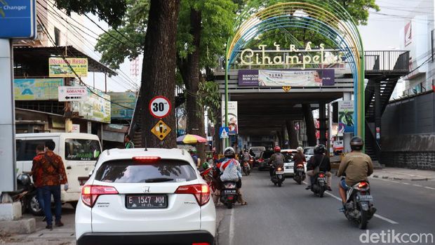 Teras Cihampelas di Bandung mangkrak