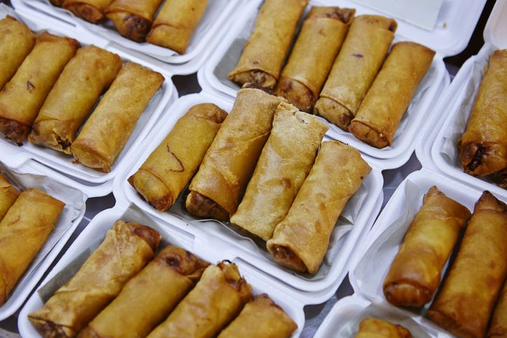 Wanita 40 Tahun Ini Tewas Usai Makan Lumpia yang Disimpan 3 Hari