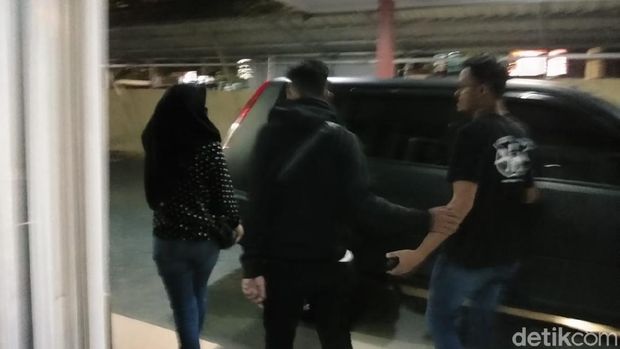Wanita SN dan kekasinya IB selesai diperiksa polisi