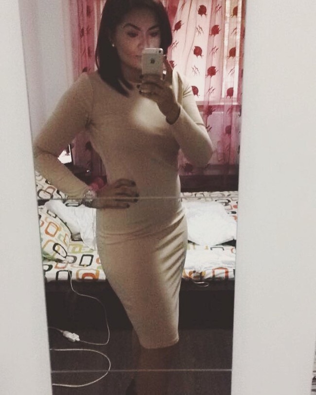 Namun, apes bagi Alexandra karena pihak berwajib berhasil mengungkap profesi kotornya itu. Seperti diberitakan The Sun, perempuan 27 tahun ini diberhentikan oleh polisi saat sedang menyetir pada 27 Agustus. Mencium hal yang mencurigakan, polisi lalu menggeledah apartemen Alexandra. Dia mengelak ketika polisi menanyakan alamat tempat tinggalnya, kata penyidik bernama Neil Ahuja. (Foto: Instagram/@itsalexandradobre)