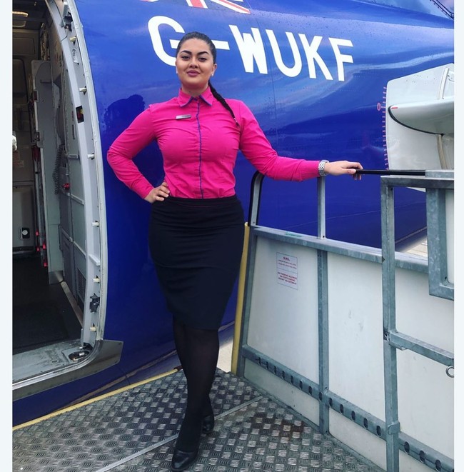 Alexandra Dobre sedang absen terbang setelah kehilangan pekerjaannya akibat pandemi COVID-19. Demi menyambung hidup, ia pun mengandalkan segala cara. (Foto: Instagram/@itsalexandradobre)