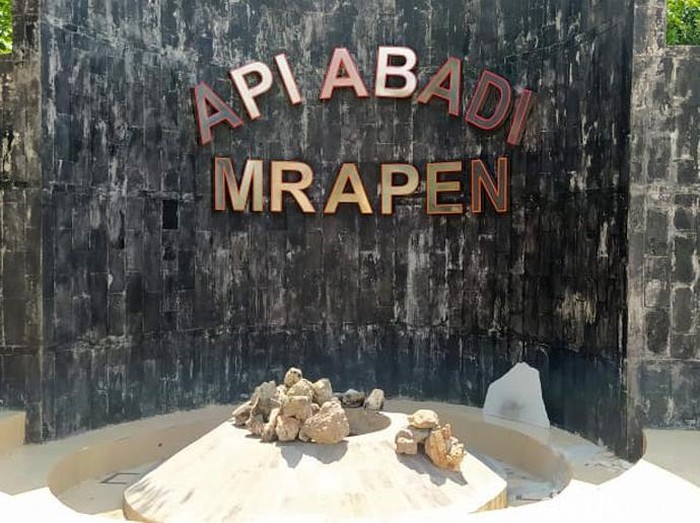 Api Abadi Mrapen yang terletak di Desa Manggarmas, Kecamatan Godong, Grobogan padam. Api Abadi Mrapen itu benar-benar padam pada Jumat (25/9/2020).