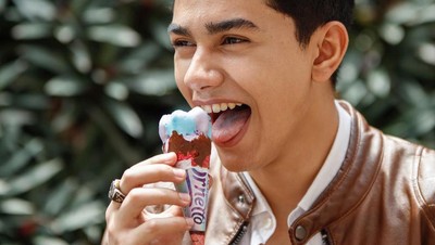 Ini Asad Motawh, Penyanyi Tampan Asal Malaysia yang Hobi Makan Es Krim
